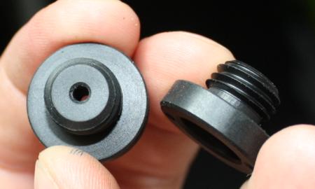 VMH3 - plastová nožička  .. balení 100ks za 100Kč