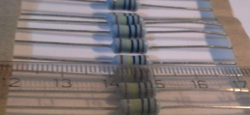 není skladem - R VR37 4M7 0,5W 5% VISHAY .. balení 1000ks za 90Kč