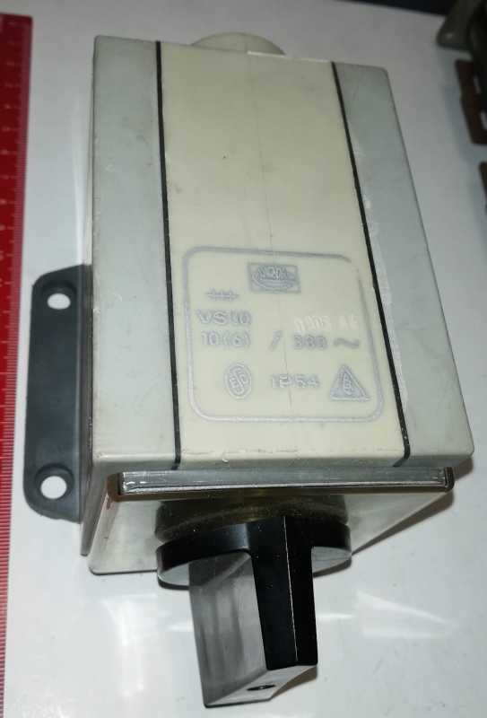 VS10-1103-A4  přepínač  OBZOR v krabičce