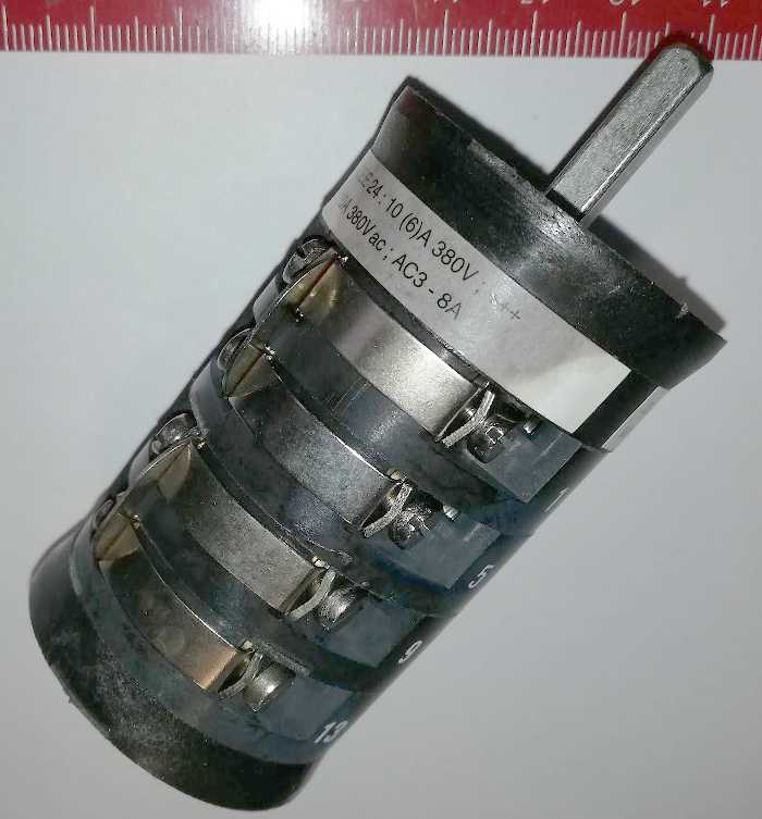 VS10-2402-A8 - přepínač, OBZOR, nový