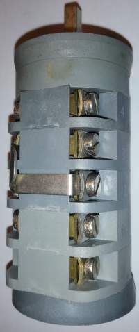 přepínač VS16-2303-A8  OBZOR