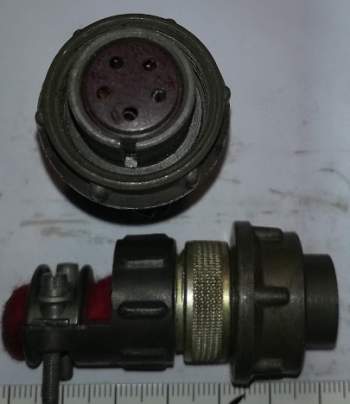 VS18KPN5G1 - šroubovací konektor, použitý, v2 .. cena na dotaz / price on request