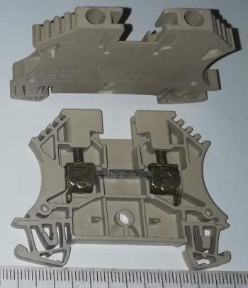 svorka WDU4 šedý  .. balení 9ks za 70Kč