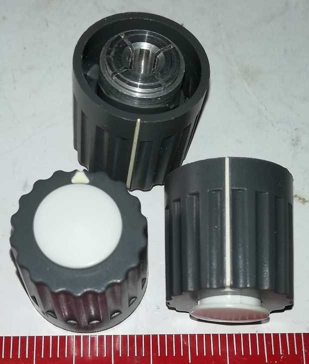 WF24312 - knoflík 4mm