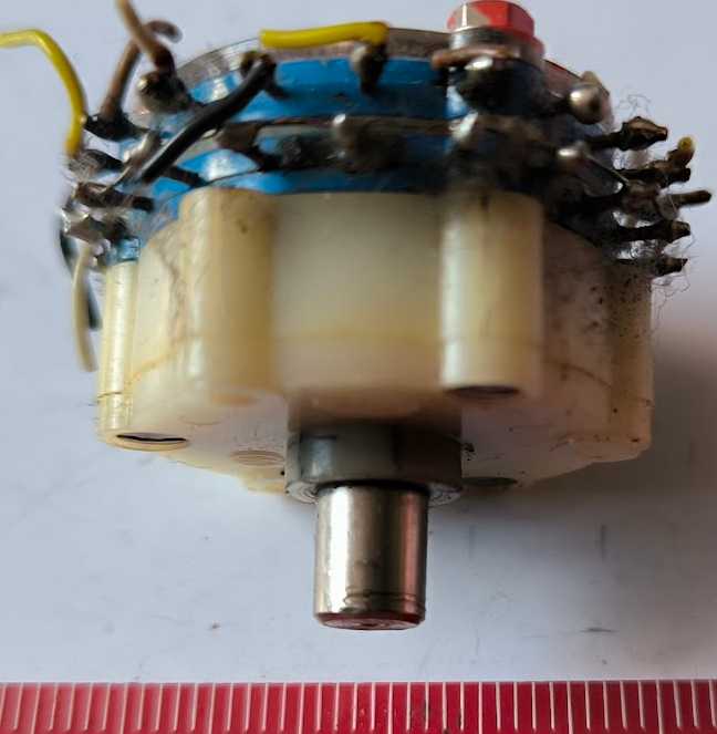 WK533x03- nečitelné oznašení - paketový přepínač , pájený