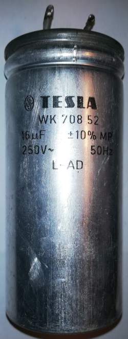 WK70852 16uF 250V 50 Hz, pájený