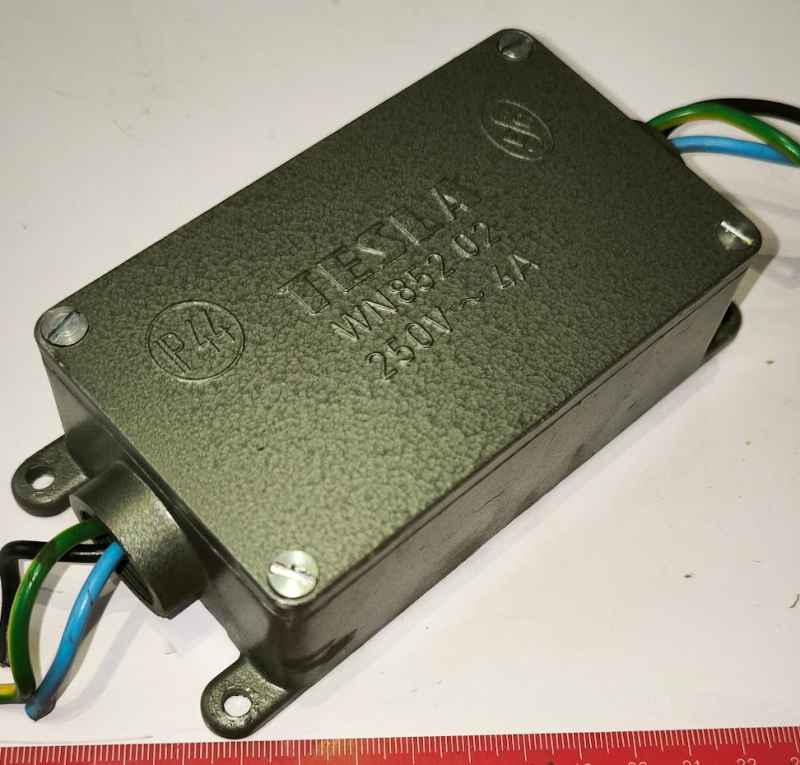 WN85202 - použitý, chybí vývodky, jinak jako nový (001)