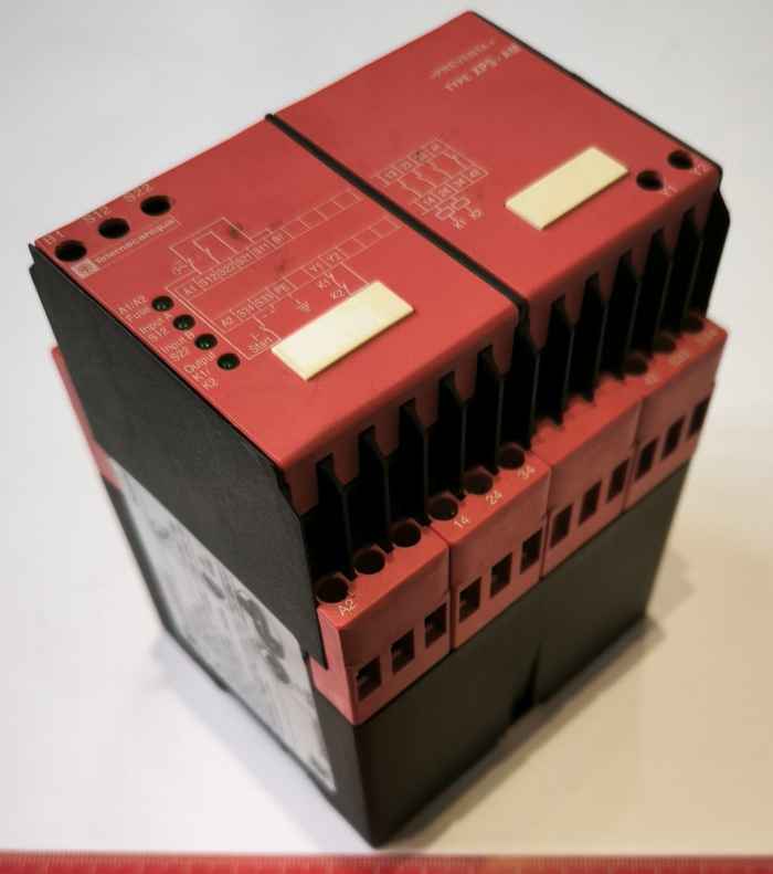 TELEMECANIQUE XPSAM5140  Safety Relay .. cena na dotaz / price on request