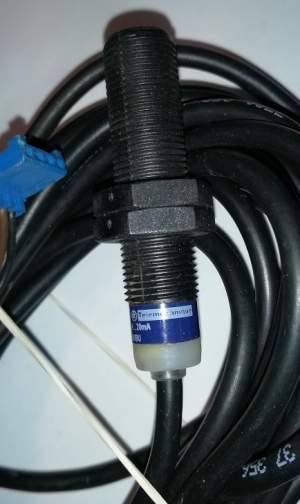 XS4P12AB120L1 - Indukční snímač - kabel 5 m  .. cena na dotaz / price on request