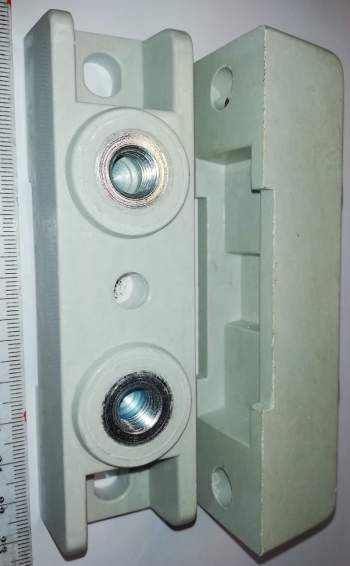 plastový držák 120x27x30mm
