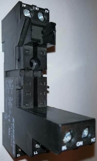 YRT78626 - Patice pro RT relé, 5 mm, šroubové svorky