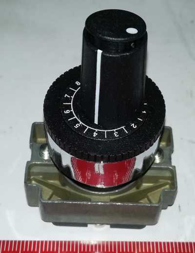 TELEMECANIQUE ZB2BD912 - Hlavice, Montážní Báze, Pochromovaný Kov, 6mm hřídel   .. cena na dotaz / price on request