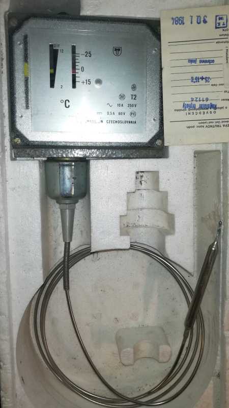 regulátor teploty -25 až +15°C,  61124  ZPA Trutnov, r.v. 1984    .. cena na dotaz / price on request