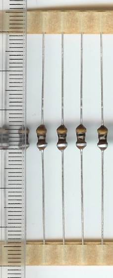 B82141-A1103 - Axiální tlumivka 10uH  .. balení 100ks za 50 Kč