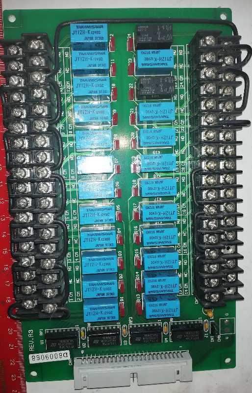 deska na rozebrání, 22 x relé TAKAMISAWA JY12H-K 12Vdc + 2x OMRON G5V-2, svorkovnice