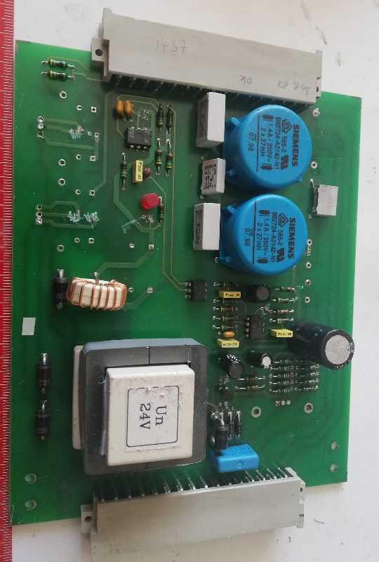není skladem - deska na rozebrání, trafo 24V, 2x  B82724-A2142-N1, C, IO, konektory ... (067)