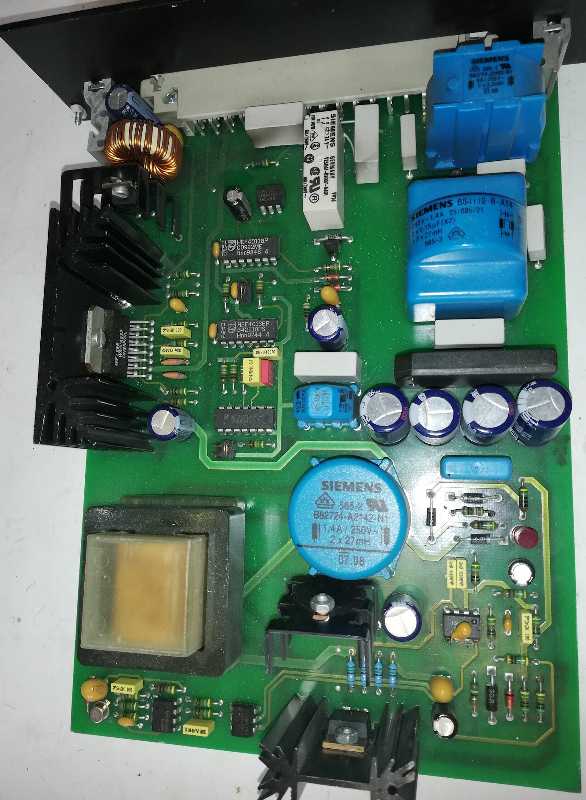 není skladem - deska na rozebrání  (148) ..dle foto