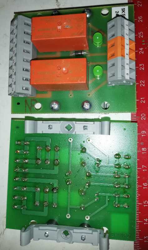 není skladem - deska na rozebrání  (179) ..dle foto
