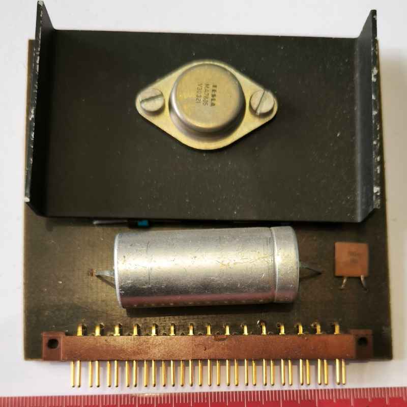 deska osazena  6AF89651 (zlacená)  + další dle foto .. na rozebrání na ND (deska-201)