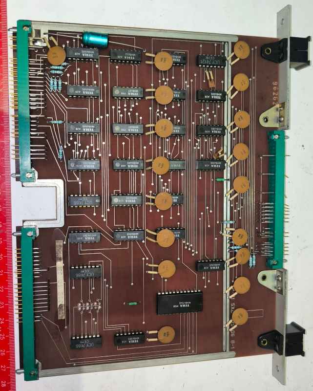 deska-212 -  deska osazena  dle foto .. na rozebrání na ND