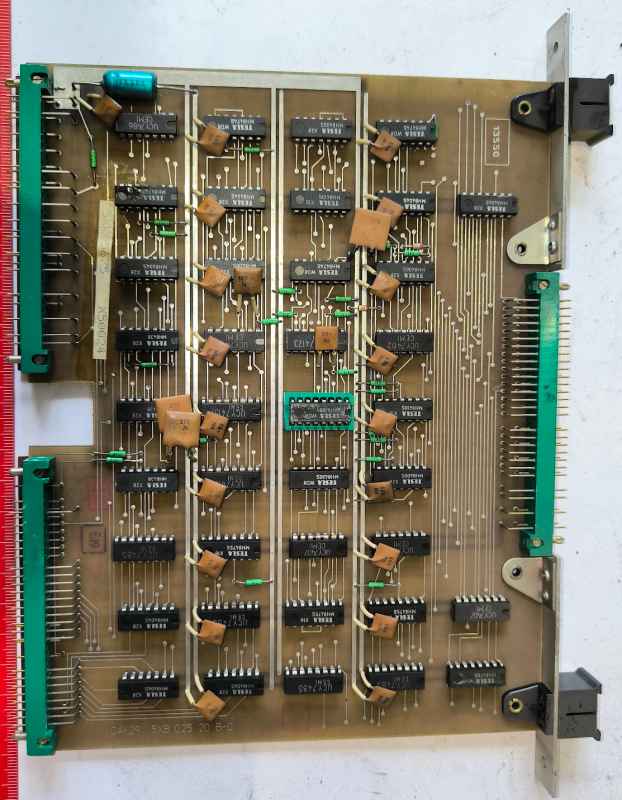 deska-230 -  deska osazena  dle foto .. na rozebrání na ND .., IO, C, konektory ...