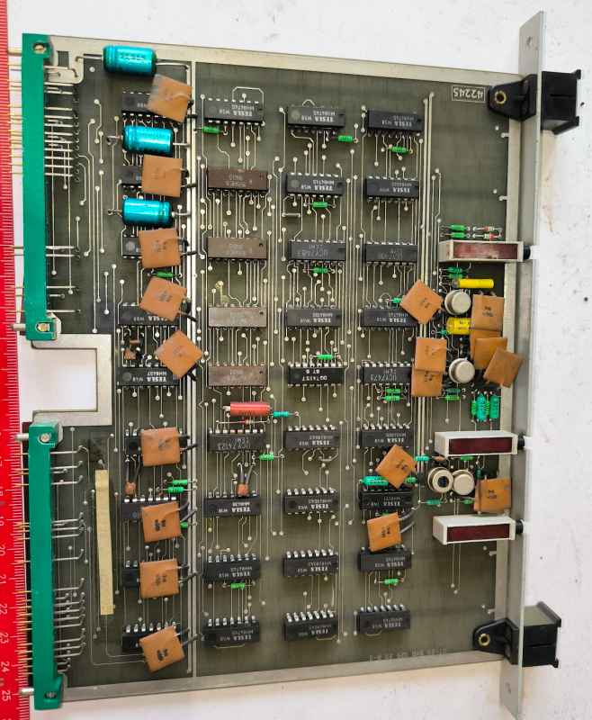 deska-231 -  deska osazena  dle foto .. na rozebrání na ND .., IO, C, konektory ...