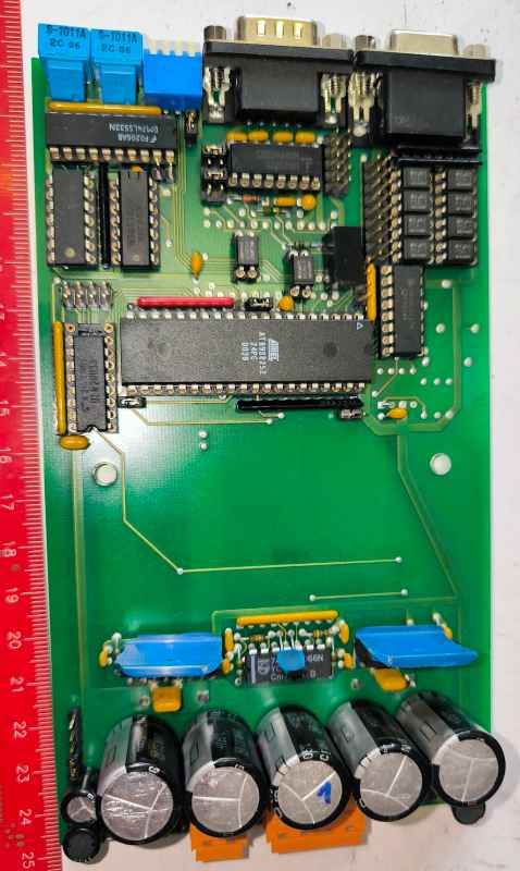 deska-234 -  deska osazena  dle foto .. na rozebrání na ND .., AT89S8252-24PC v patici, 8x PC817, další IO, C, konektory, ...