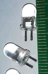 LED dioda EM334-15 5mm weiss, krátké vývody .. balení 230ks za 90Kč