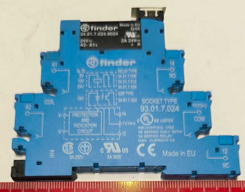 patice FINDER 93.01.7.024 + relé 34.81.7.024.9024  .. použitý / used