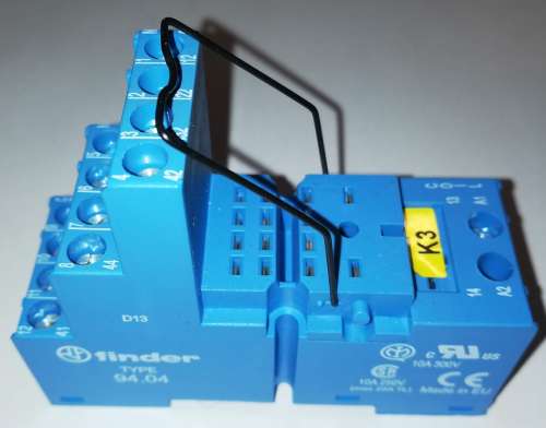 FINDER 94.04 - patice pod relé