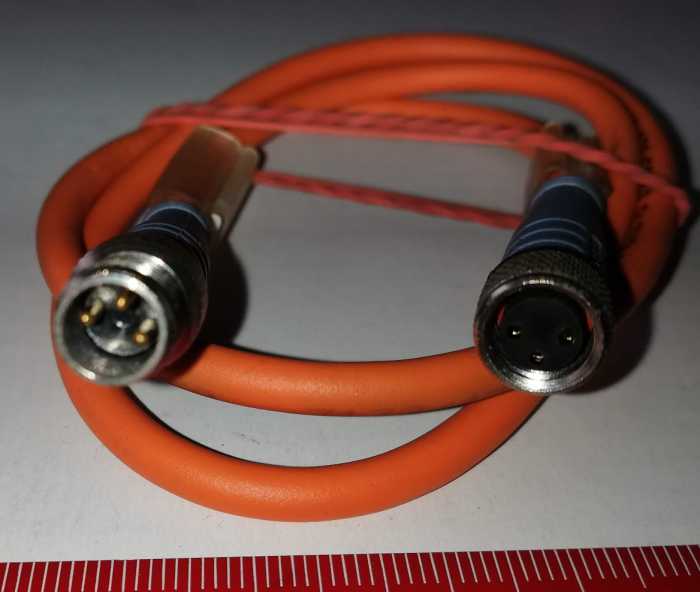 propojovací kabel s konektory, 1m, profi  (022)  .. použitý / used