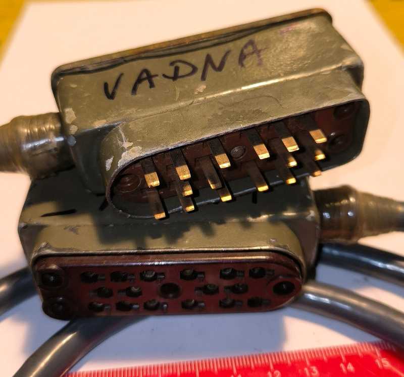 kabel (018) s konektory 16pin, samec + samice, starý typ, cca 180cm, na díly