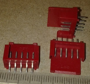 konektor 5pin červený .. balení 50ks za 50Kč