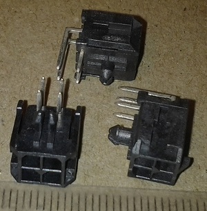 konektor 4pin černý .. balení 54ks za 50Kč