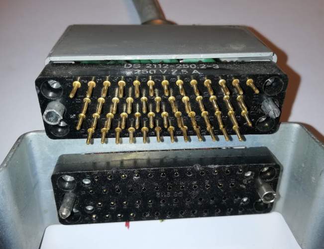 konektor 50pin - pár (DS2112-250.2-3 + DS2112-250.1-3) pájené .. cena na dotaz / price on request