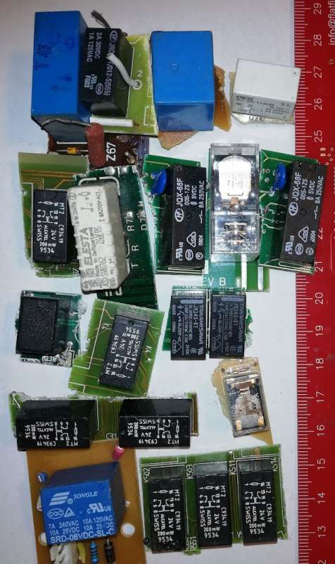 zapájené relátka,  mix 20ks za 60Kč  - (004)