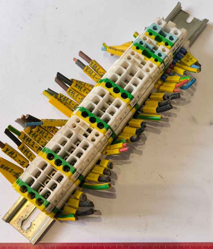 mix-svorka-016 - mix svorkovnice   .. použitý / used  ..  dle foto