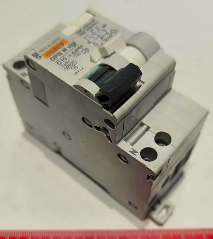 rele multi9 DPN N vigi C10 - 19772  .. použitý / used, z demontáže