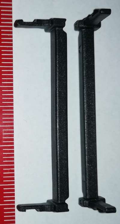 plastová úchytka z samořezných konektorů ( 55mm )  .. balení 100ks za 100Kč