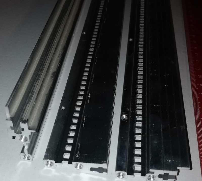 hliníkový profil, spojovací díl z profi krabice (005), délka 430mm