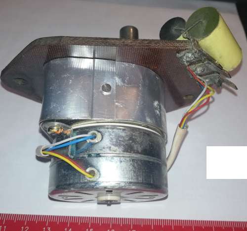 motorek s převodovkou, neurčený díl .. cena na dotaz / price on request