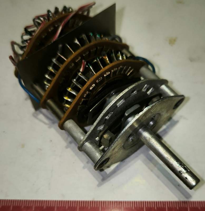 přepínač 24 poloh, KT1211-1, 3 patra, pájený, se zarážkou nastavenou na 2x12 poloh