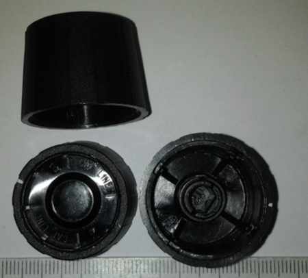 knoflík  .. balení 8ks za 100Kč