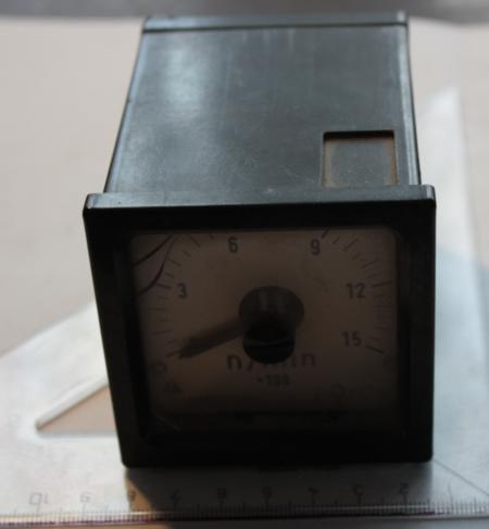 otáčkoměr do panelu  .. cena na dotaz / price on request