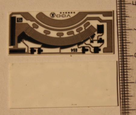 keramická destička 40 x 18 x 0,7 mm .. balení 25ks za 100Kč