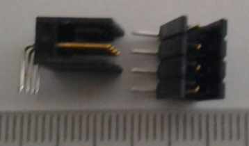 konektor 4pin  .. balení 65ks za 50Kč