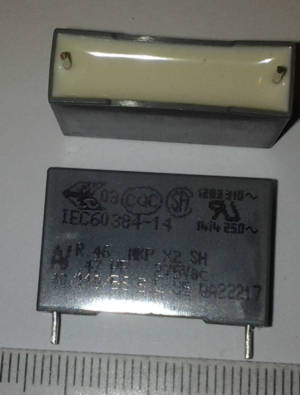 C - MKP X2 u47 275V .. balení 30ks za 60Kč