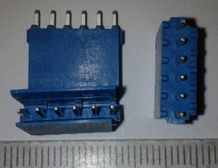 konektor 1x6pin .. balení 35ks za 100Kč