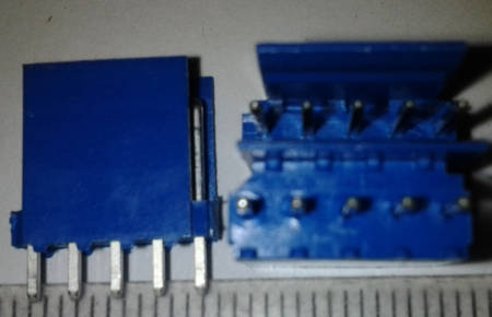 konektor 1x5pin .. balení 49ks za 50Kč