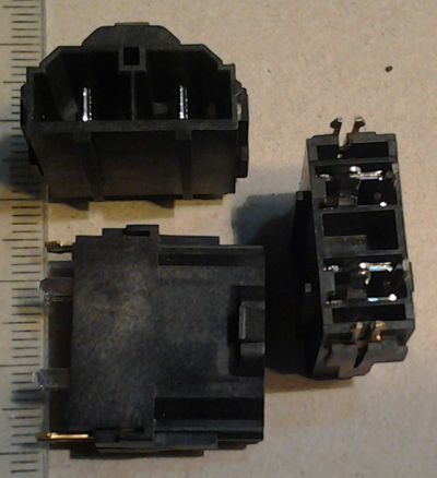 konektor  .. balení 19 ks za 100Kč